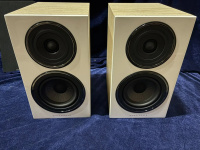 Полочная акустическая система Wharfedale Diamond 12.1