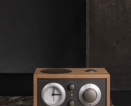 Радиоприемник с часами Tivoli Model Three BT Цвет: Вишня/Серый [Cherry/Taupe]