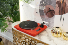 Комплект стереоусилитель Phaze Audio VOLT Цвет: Чёрный [Black] + проигрыватель виниловых дисков Phaze Audio Diana MK2 Цвет: Красный [Valkyrian red]