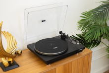 Комплект стереоусилитель Phaze Audio VOLT Цвет: Чёрный [Black] + проигрыватель виниловых дисков Phaze Audio Diana MK2 Цвет: Чёрный [Shadow black]