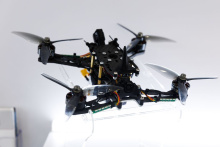 Спортивный квадрокоптер «Авион FPV-200»