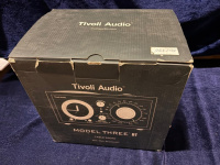 Радиоприемник с часами Tivoli Model Three BT