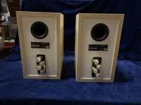 Полочная акустическая система Wharfedale Diamond 12.1